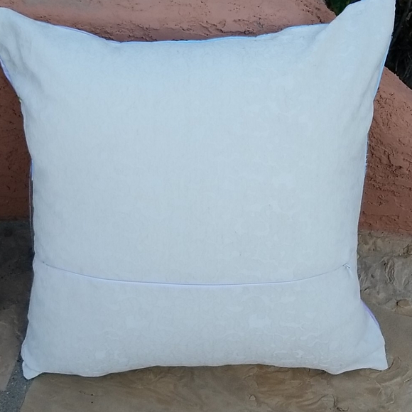 Host PickJeweled Hummingbird 3D Accent Pillow nwot - Picture 4 of 5